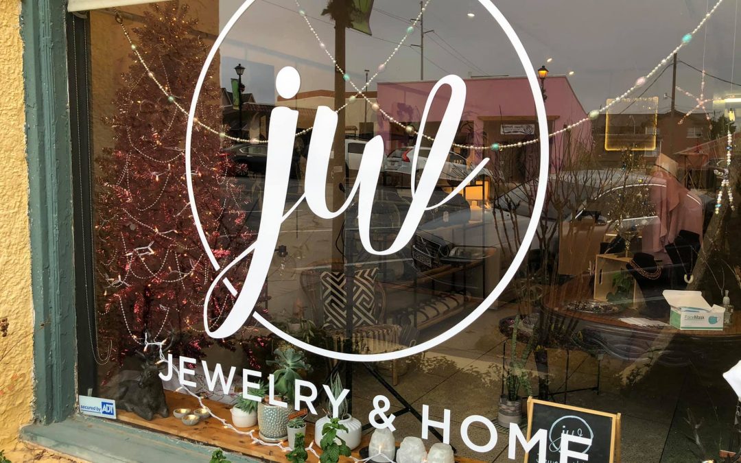 Front window of JW Jewelry & Home. Photo by Discover Oklahoma